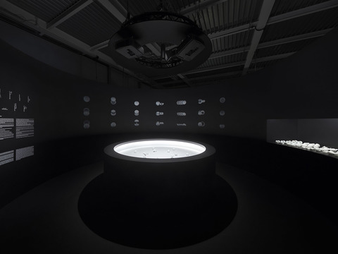 高级灰展览展厅效果图 