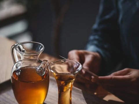  茶叶围炉煮茶茶室茶馆海报 