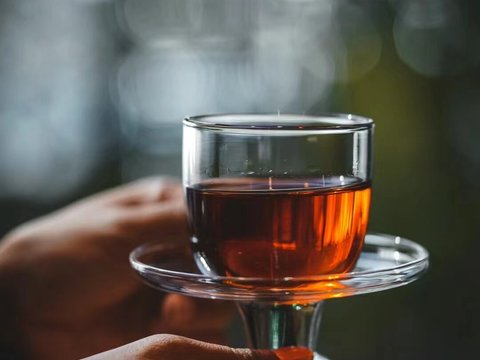  茶叶围炉煮茶茶室茶馆海报 