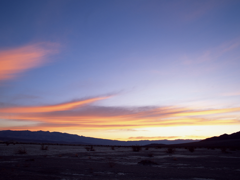  黄昏夕阳晚霞落日天空风景 