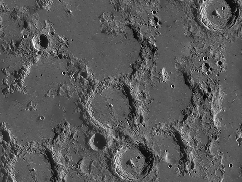  无缝月球表面贴图无缝月球陨石坑贴图月球陨石坑黑白凹凸 