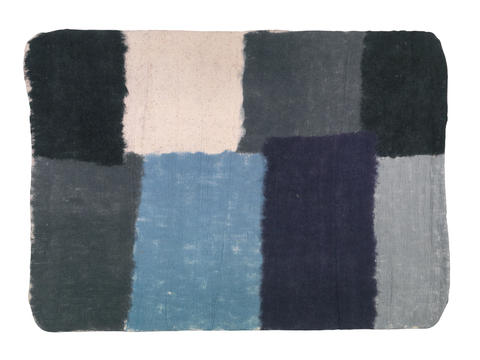  灰黑色拼接撞色地毯 