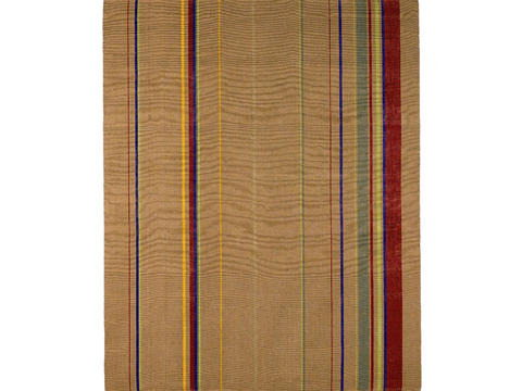  棕色彩色条纹地毯 