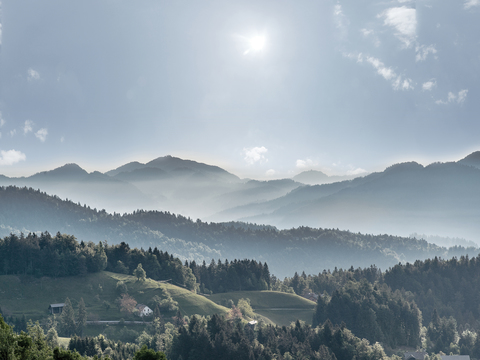  山峰蓝天超清外景贴图 