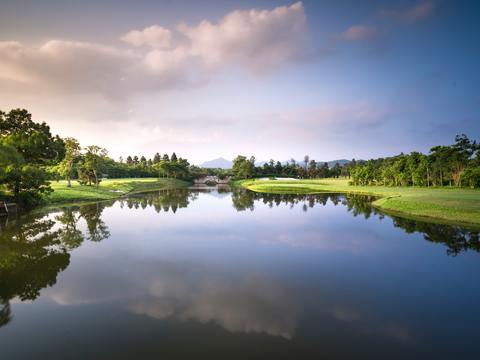  高清傍晚自然湖泊外景 