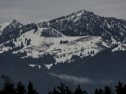  窗外景 自然山脉 