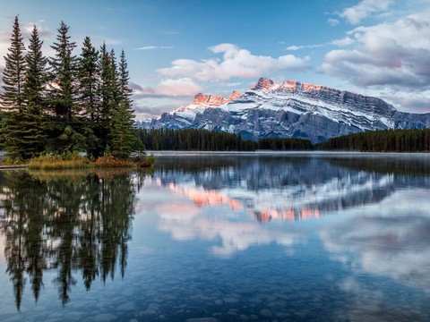  高清高山湖泊雪景贴图 