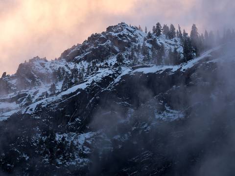  自然风景 窗外景 雾气雪山 