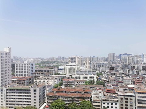  白天城市外景 