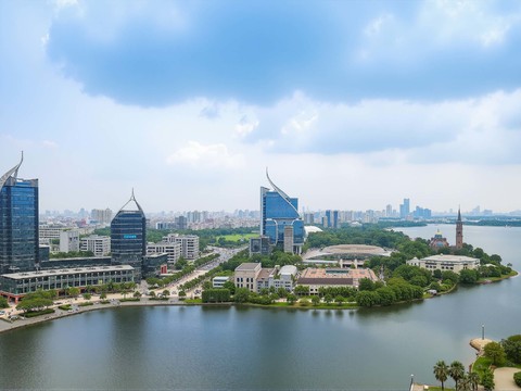  白天城市外景 