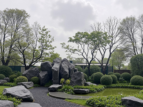  白天小区外景 
