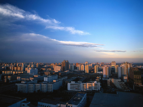  白天小区外景 