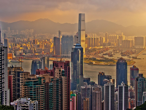  白天城市外景 