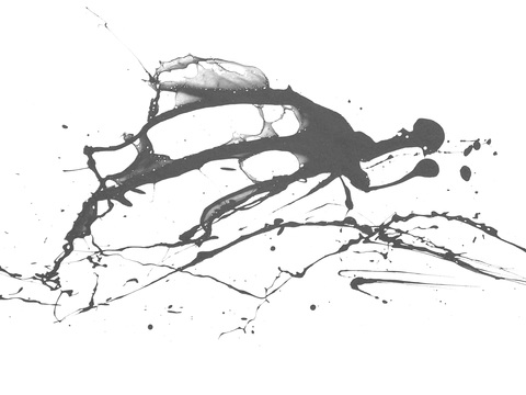  黑白凹凸 飞溅多条水迹污垢 