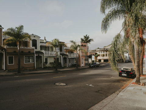  白天小区天空外景 