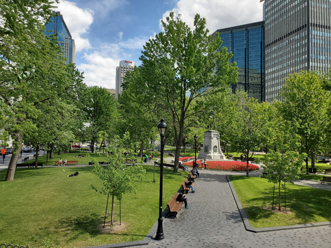  白天小区天空外景 