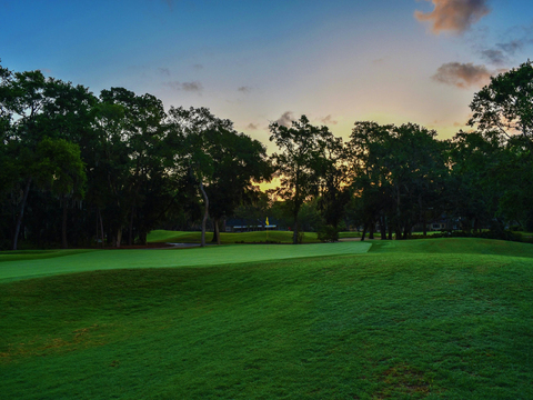  白天城市公园外景 
