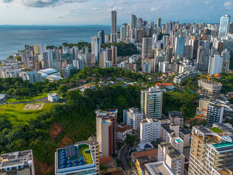  白天城市天空外景 