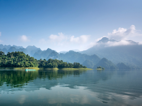  现代天空外景_晴天外景_白天天空_山水外景_蓝天白云山水外景 