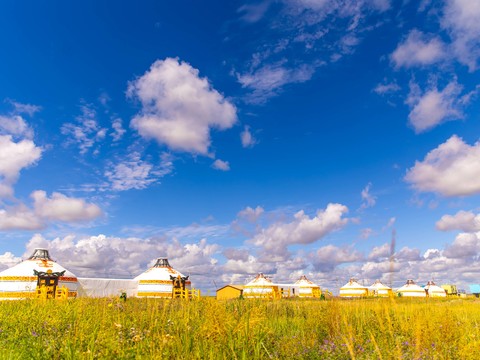 蒙古包草原天空