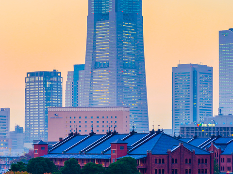 都市风情  黄昏城市建筑湖水风景 外景