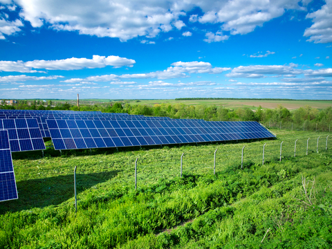  屋面太阳能光伏电板 光伏面板 发电设施 发电设备 