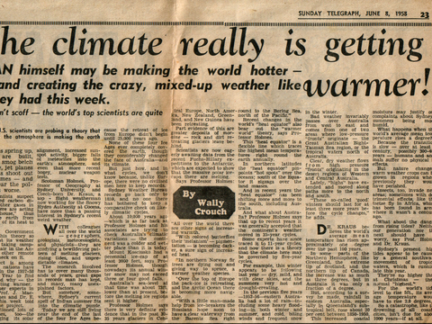  报纸 杂志 老旧发黄报刊 纸张 