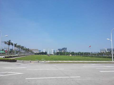 现代城市白天外景道路外景