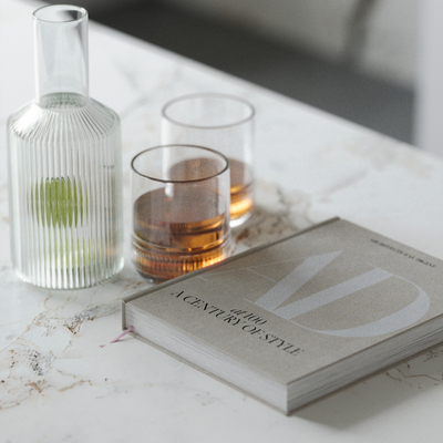  现代水杯 酒杯 酒瓶 书籍su模型 