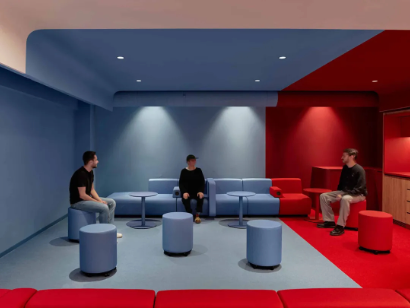 土耳其Grand Games办公设计：色块碰撞，构筑游戏感秩序空间！