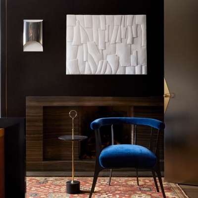 Elizabeth Metcalfe设计 现代蓝色绒布沙发椅