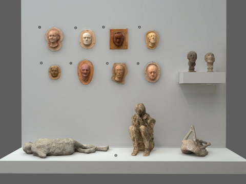  现代雕塑摆件 雕塑摆件 展品展台 艺术雕塑3d模型 