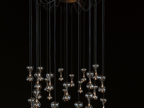  卡特兰意大利沙漏24滴与16滴吊灯3d模型 