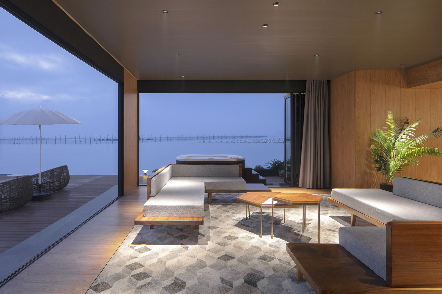 海席漂浮酒店 / 平衡空间