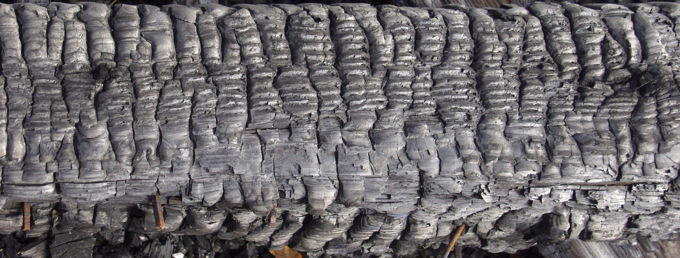 木材-燃烧过的-木梁(26)下载