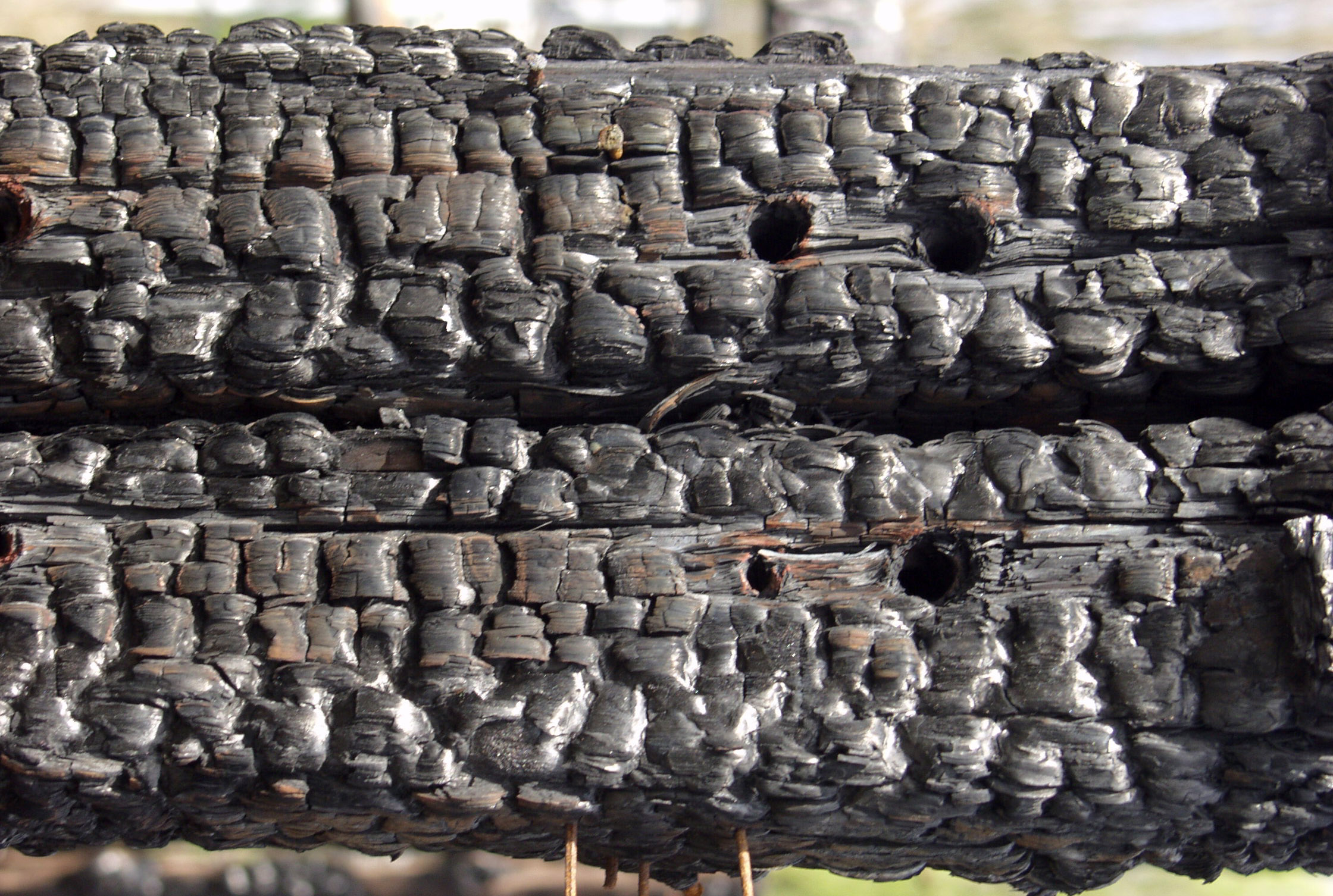 木材-燃烧过的-木梁(44)下载