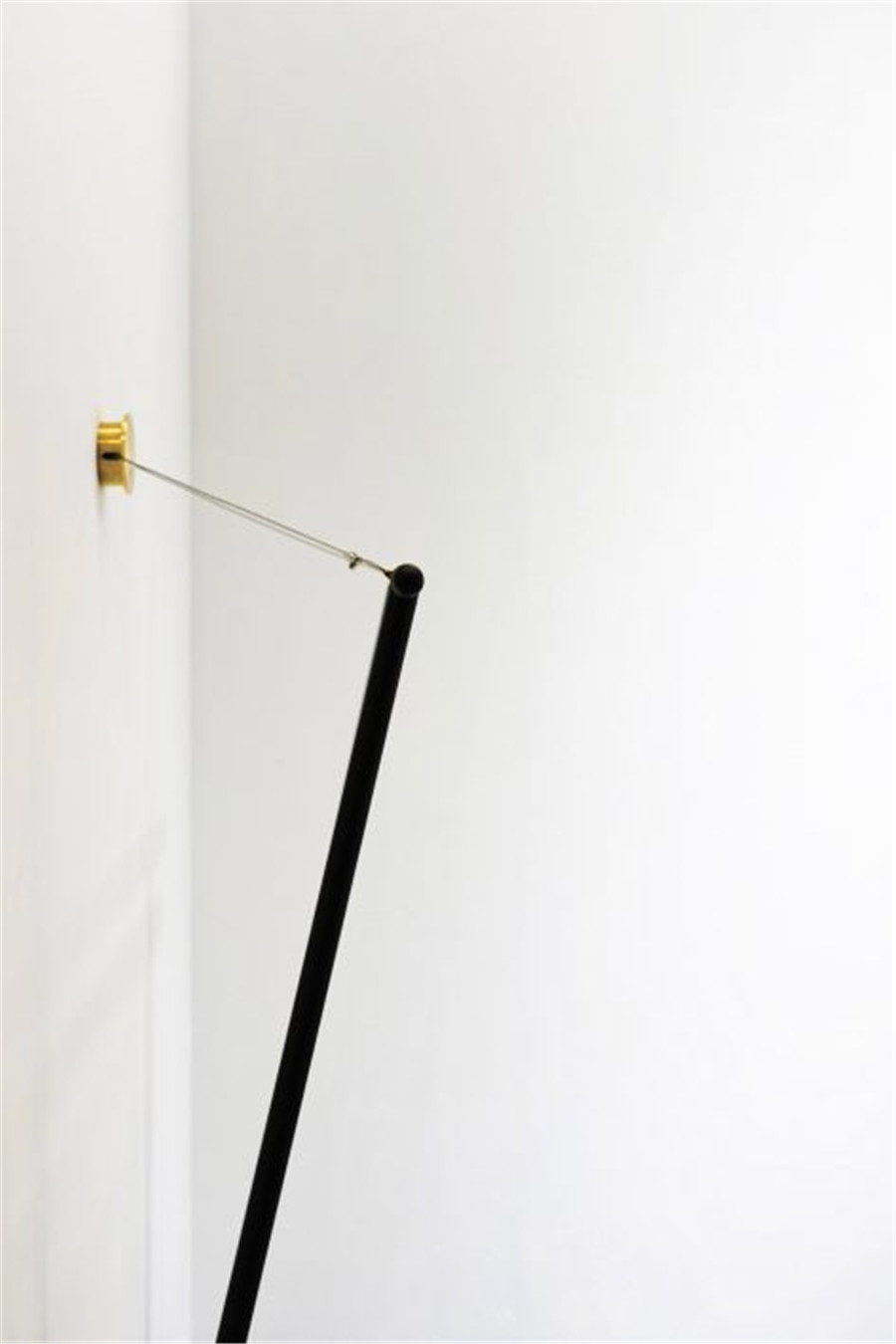 007-Hunted-Hanger-472x708