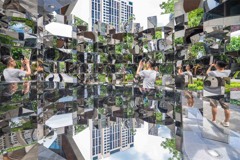 上海奇幻镜面装置uap设计