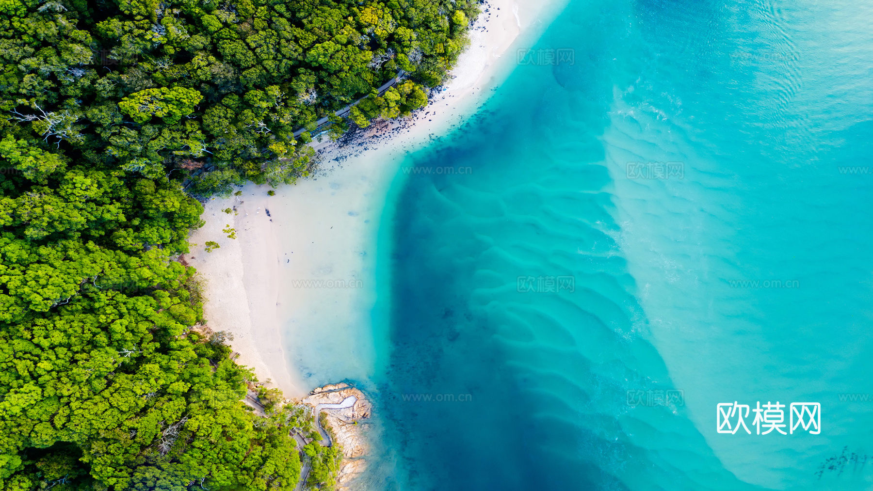 鸟瞰美丽的海洋风景