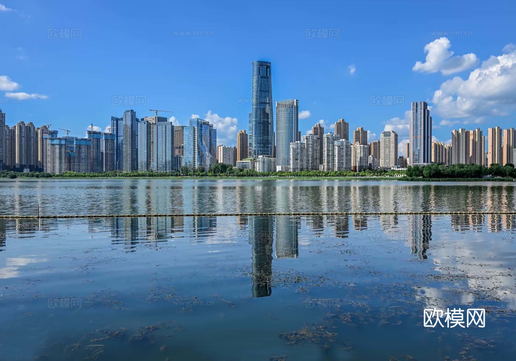 白天城市外景