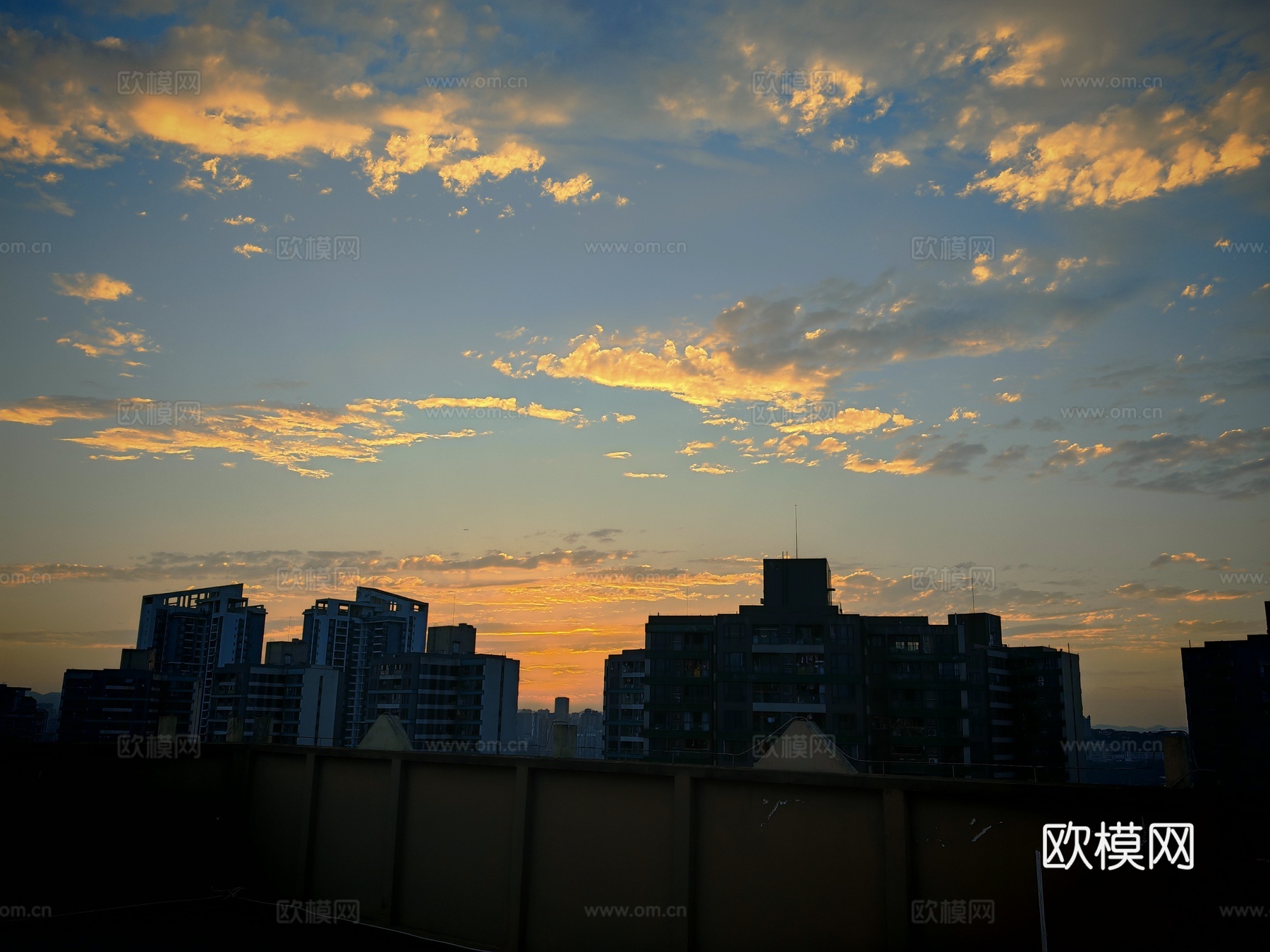 黄昏天空