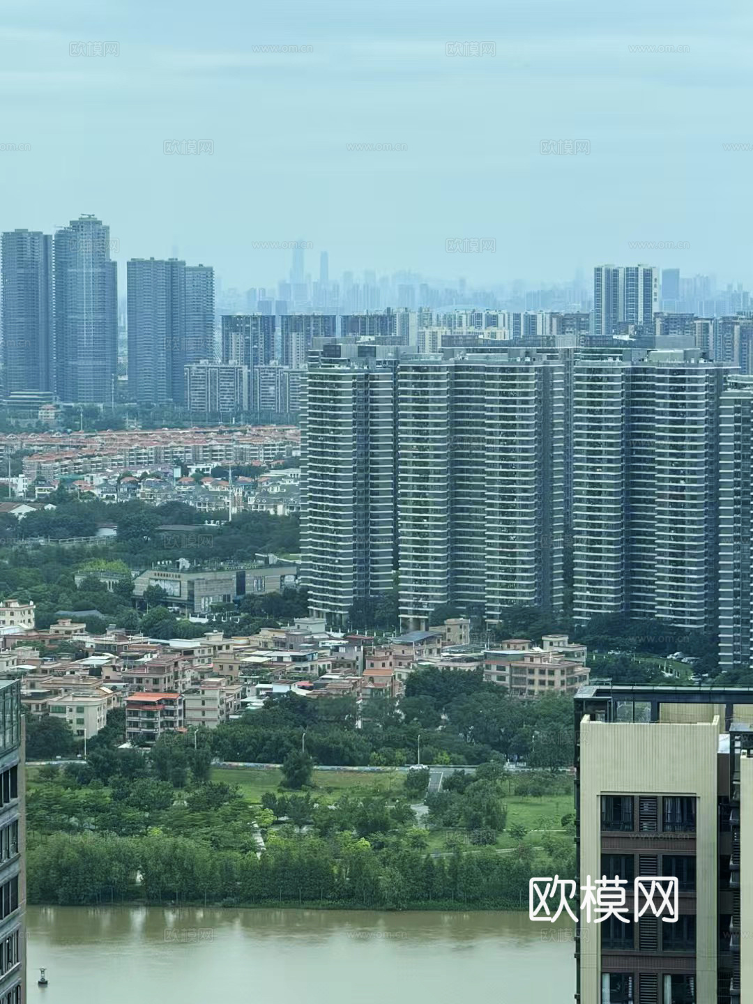 白天城市外景