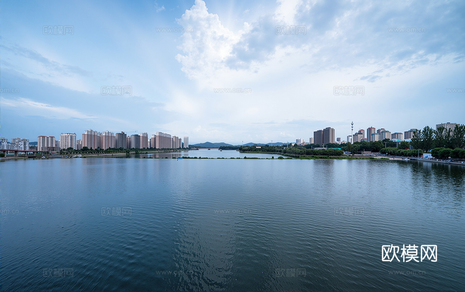 白天城市外景