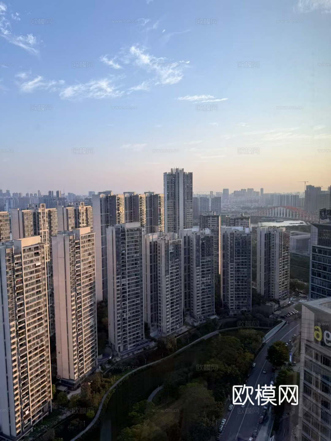 白天都市外景