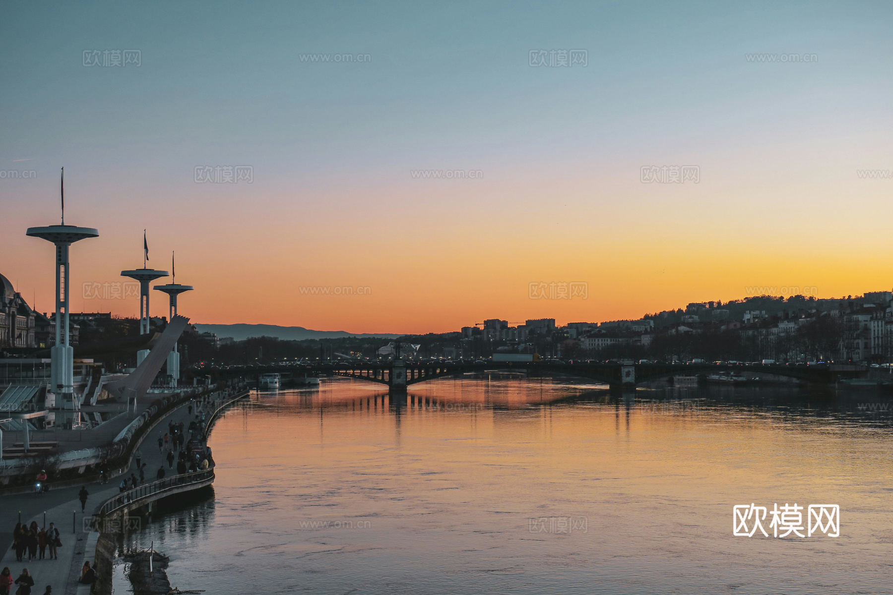 傍晚天空外景