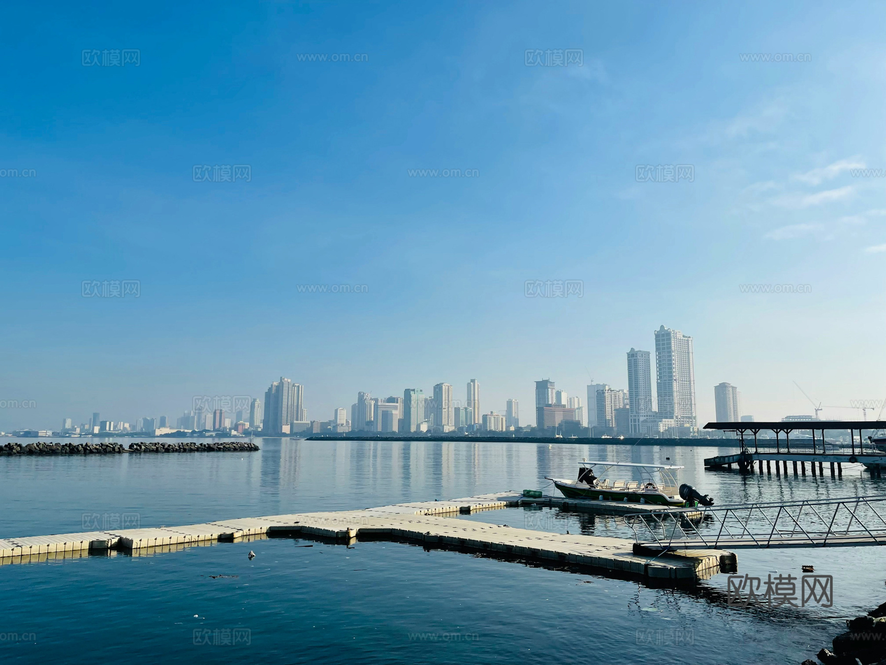 白天城市天空外景