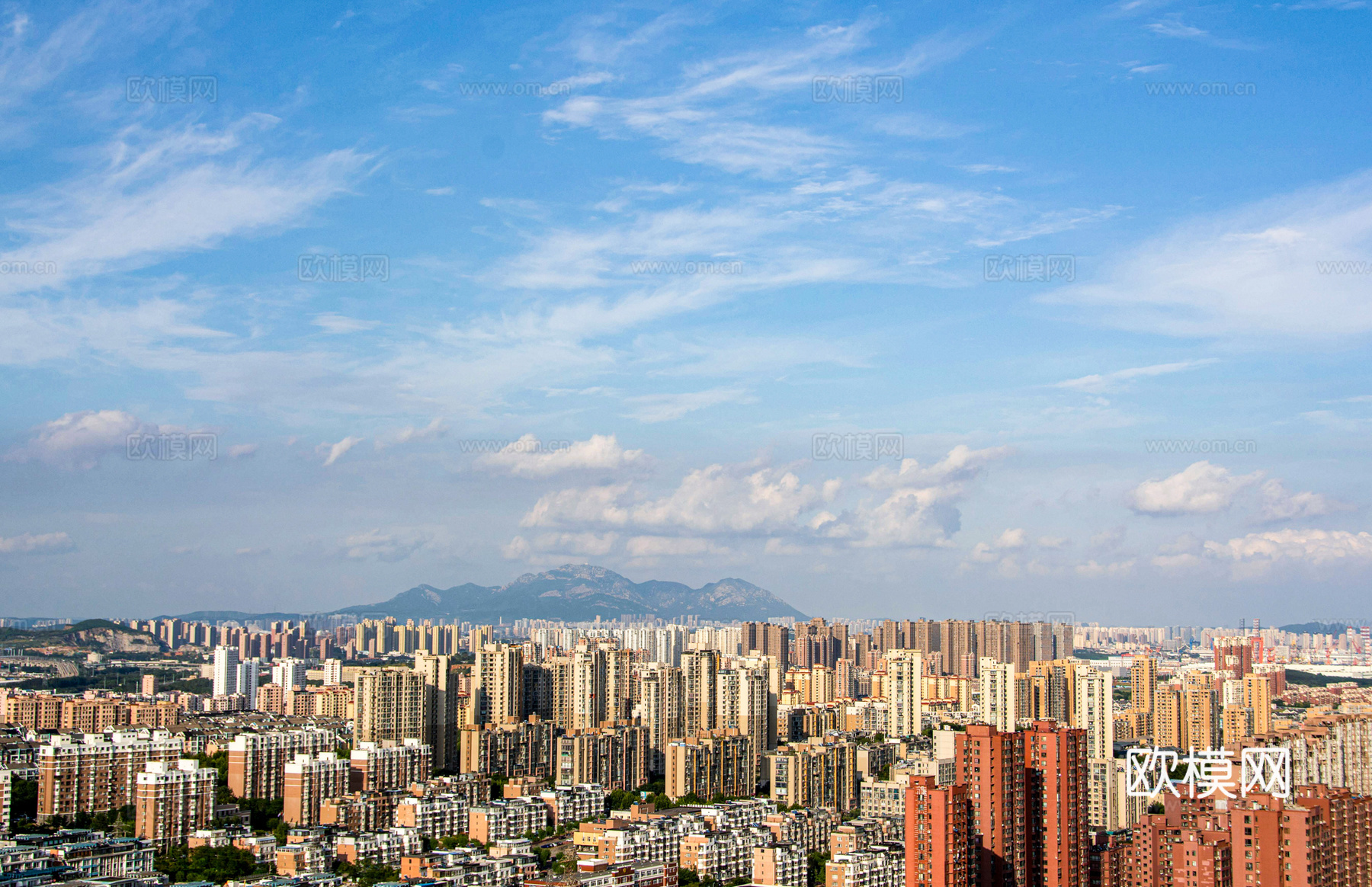 白天城市天空外景