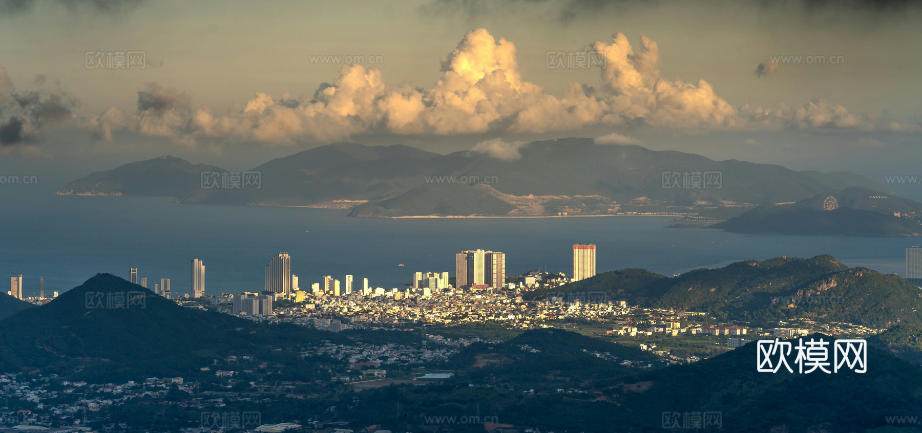 白天城市天空外景