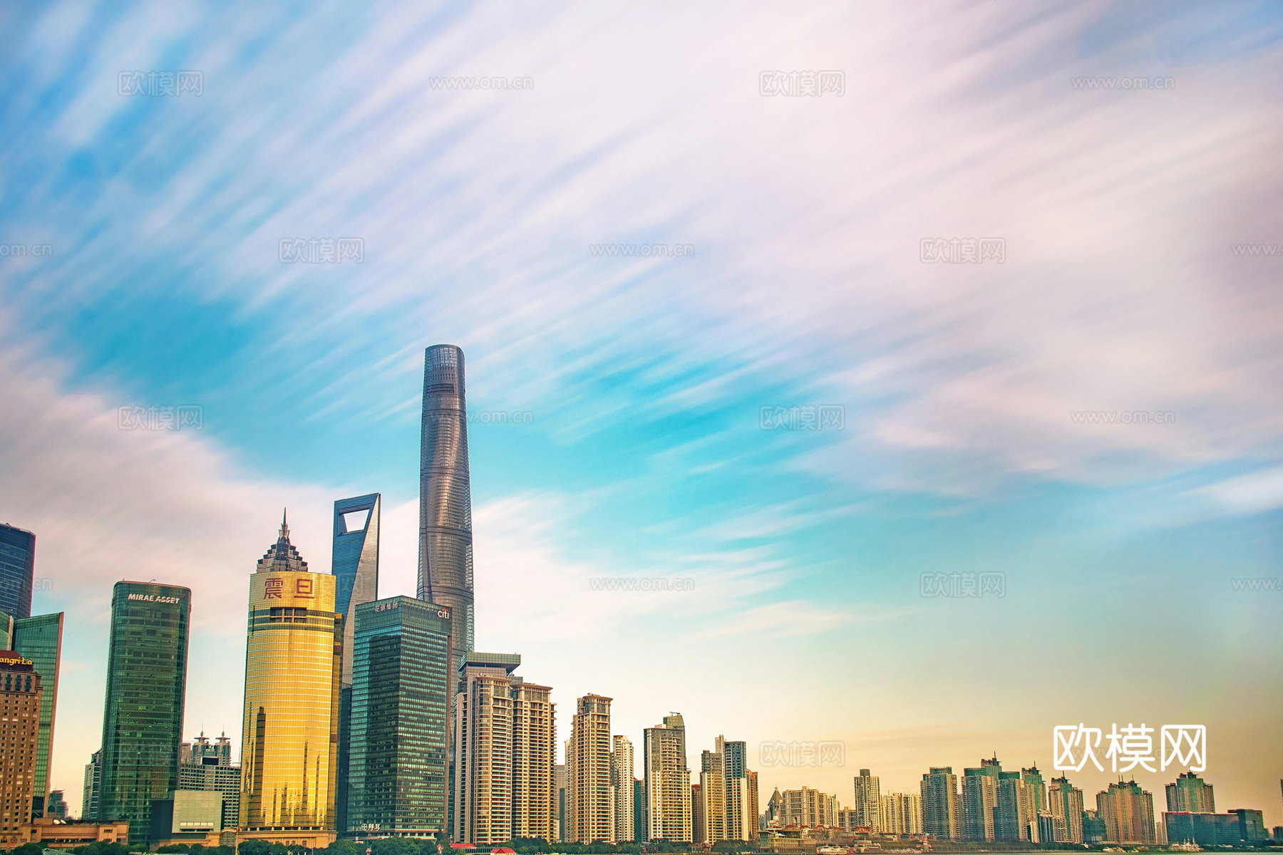 白天城市天空外景