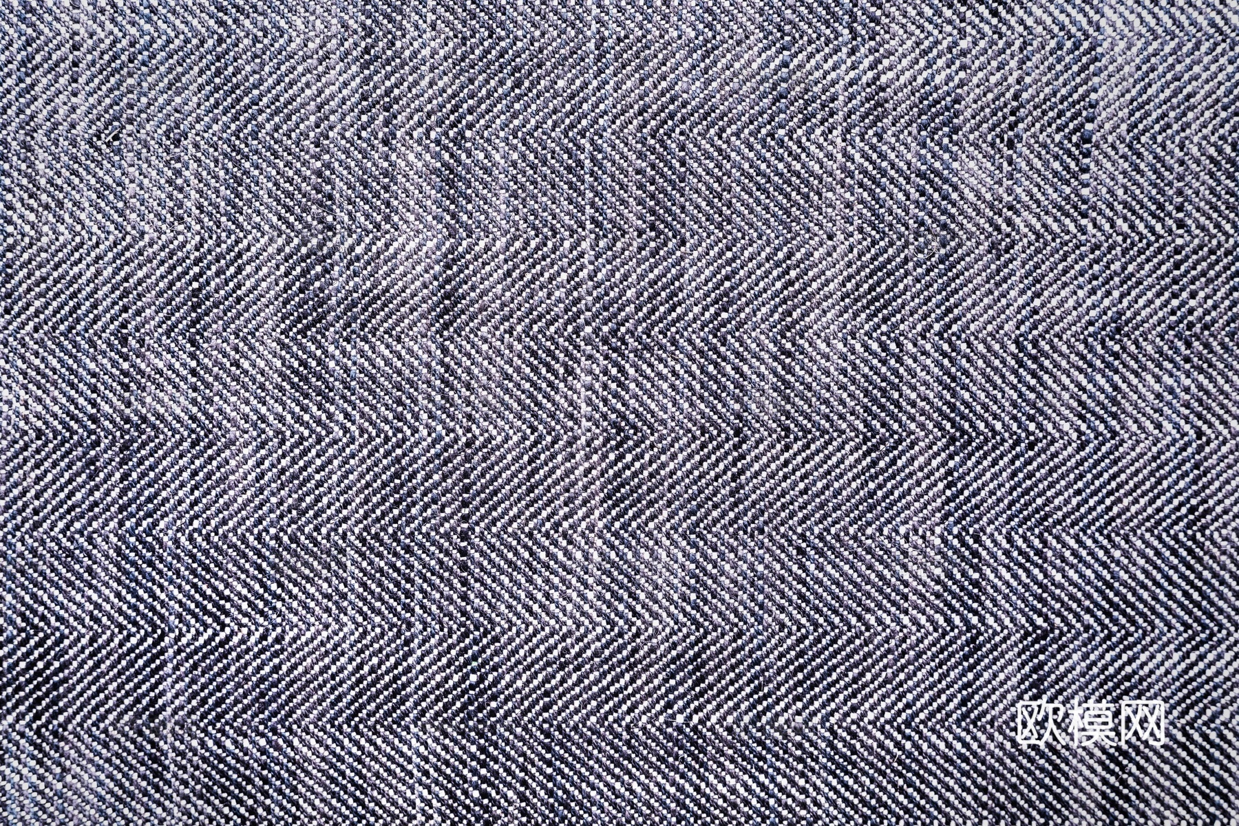 现代深色条纹布料